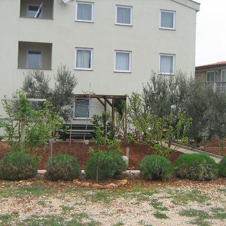 Apartments Ana Vir Exterior photo